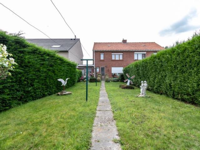 Woning met 3 slaapkamers en garage in kindvriendelijke wijk