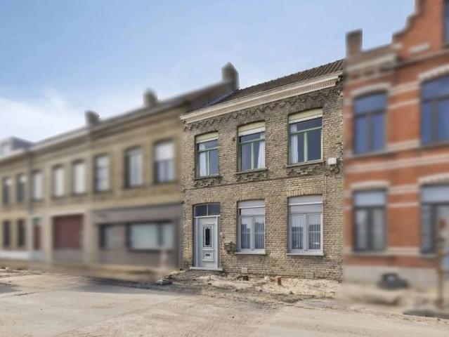 Woning met 3 slaapkamers en ruime zolder in centrum Veurne