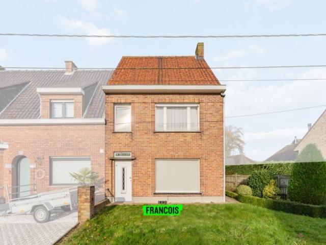 Woning met 3 slaapkamers en werkplaats in Koekelare te koop