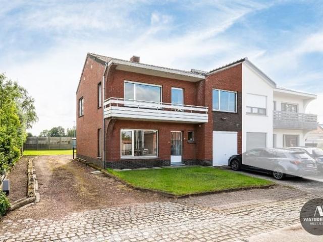 Woning met 4 slaapkamers op 1060m²