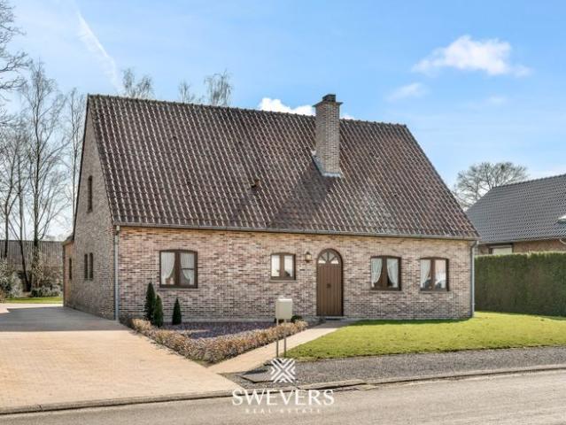 Woning met 4 slaapkamers op 21a65 te Helchteren