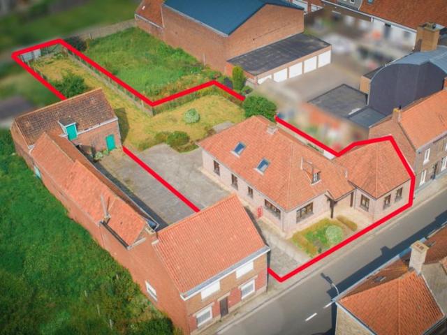 Woning nabij centrum Desselgem te koop