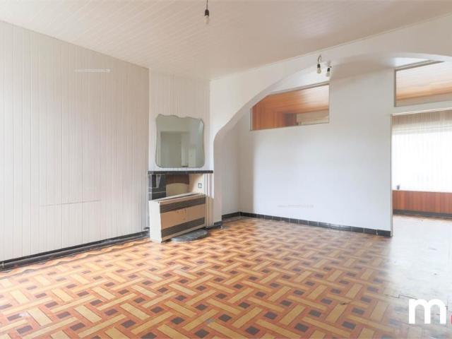 Woning te Deerlijk met zonnige tuin nabij het centrum met 5 slaapkamers!