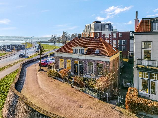 Woning te koop: Tolhuiswal 29 4001LL Tiel Vastgoed Nederland