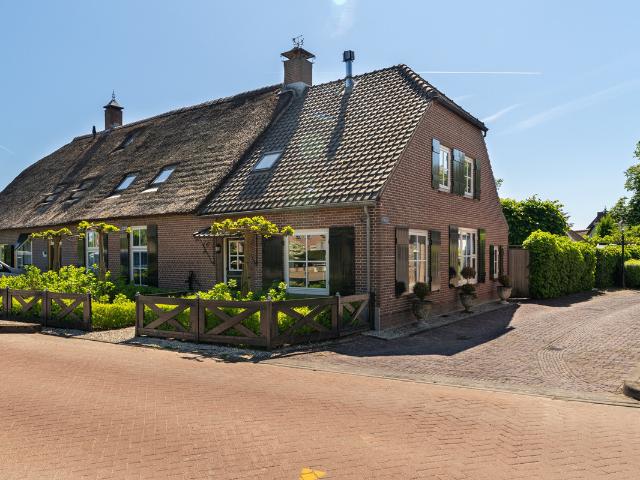 Woning te koop: Uitwijksestraat 6 4288JB Uitwijk Vastgoed Nederland