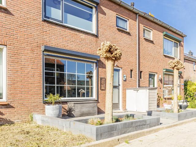 Woning te koop: Van Vollenhovenstraat 5 3265BX Piershil Vastgoed Nederland