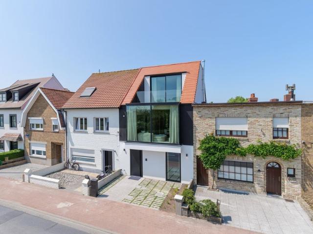 Woning te koop voor 1595000 euro met 4 slaapkamers