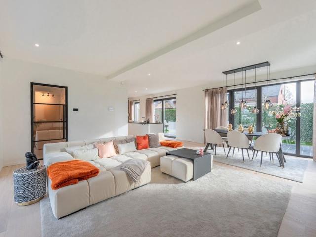 Woning te koop voor 1700000 euro met 4 slaapkamers