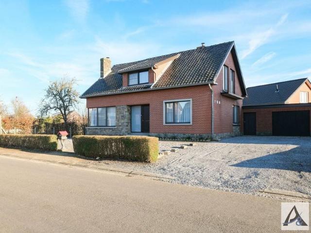 Woning te koop voor 239000 euro met 4 slaapkamers