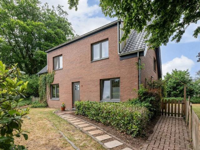 Woning te koop voor 389000 euro met 4 slaapkamers