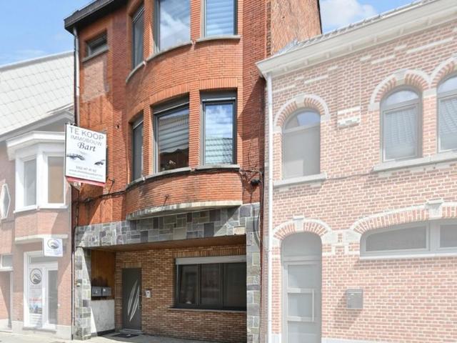 Woning te koop voor 389900 euro met 6 slaapkamers