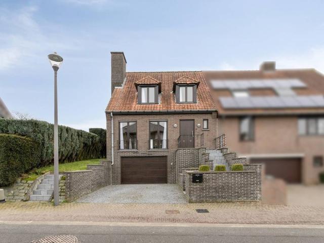 Woning te koop voor 325000 euro met 3 slaapkamers