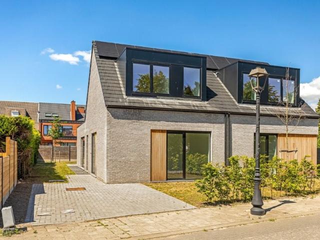 Woning te koop voor 449000 euro met 3 slaapkamers