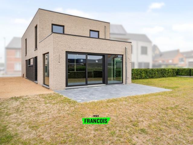Woning te koop voor 469000 euro met 3 slaapkamers