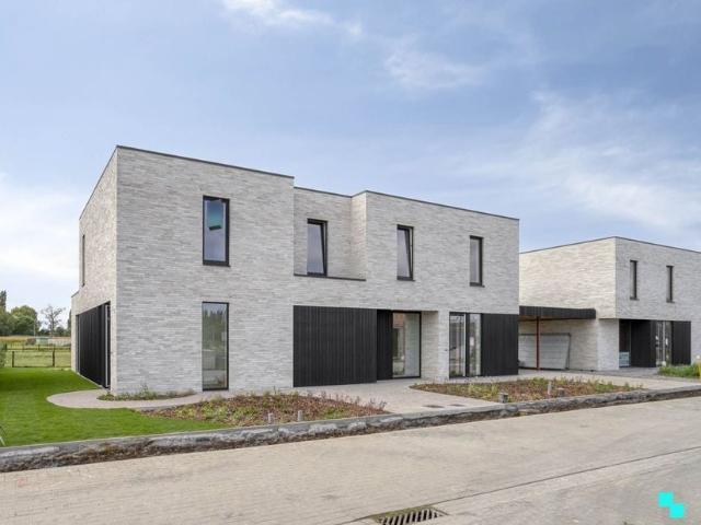 Woning te koop voor 409000 euro met 3 slaapkamers