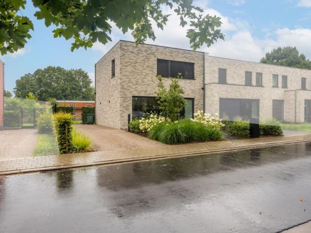 Woning te koop voor 425000 euro met 3 slaapkamers