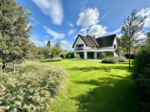Woning te koop voor 4295000 euro met 3 slaapkamers