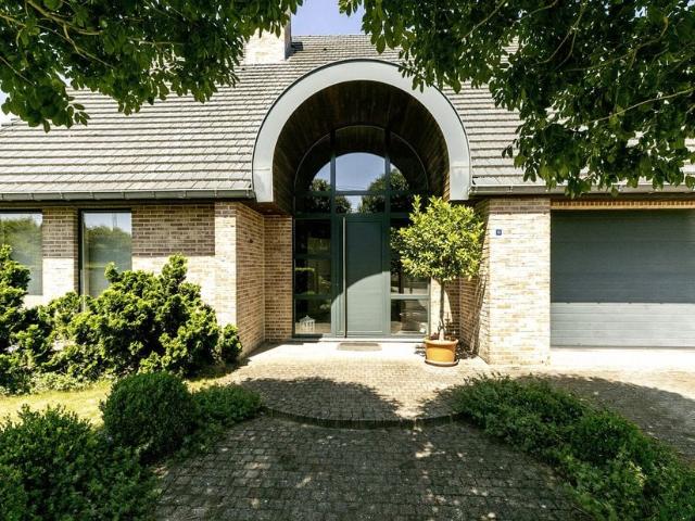 Woning te koop voor 549000 euro met 4 slaapkamers