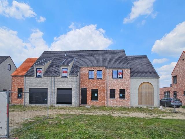 Woning te koop voor 610000 euro met 4 slaapkamers