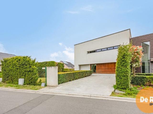 Woning te koop voor 749000 euro met 3 slaapkamers