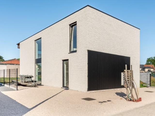 Woning te koop voor 750000 euro met 2 slaapkamers