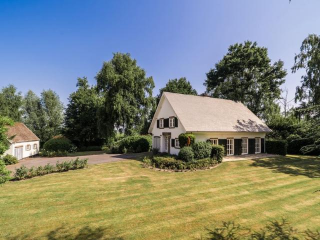 Woning te koop voor 899000 euro met 5 slaapkamers