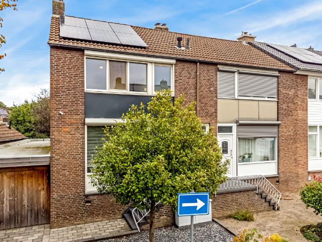 Woning te koop: Woeringenstraat 79 6171PC Stein Vastgoed Nederland