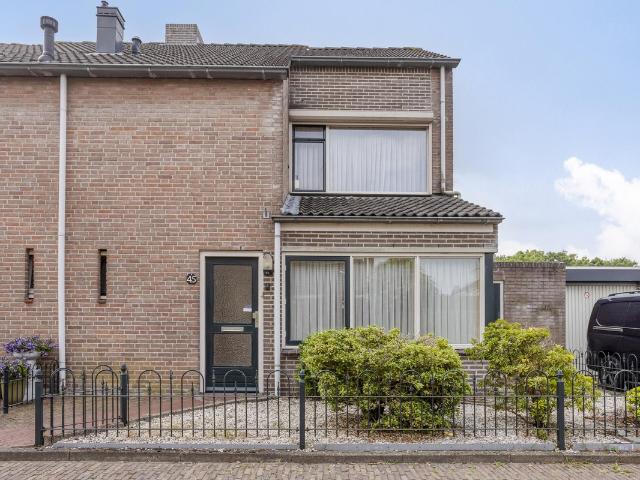 Woning te koop: Antenburgt 45 5384DC Heesch Vastgoed Nederland
