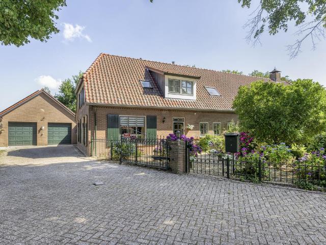 Woning te koop: Broekhoek 24 5384VR Heesch Vastgoed Nederland