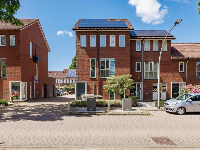 Woning te koop: Bramengaarde 98 3344PG Hendrik Ido Ambacht Vastgoed Nederland