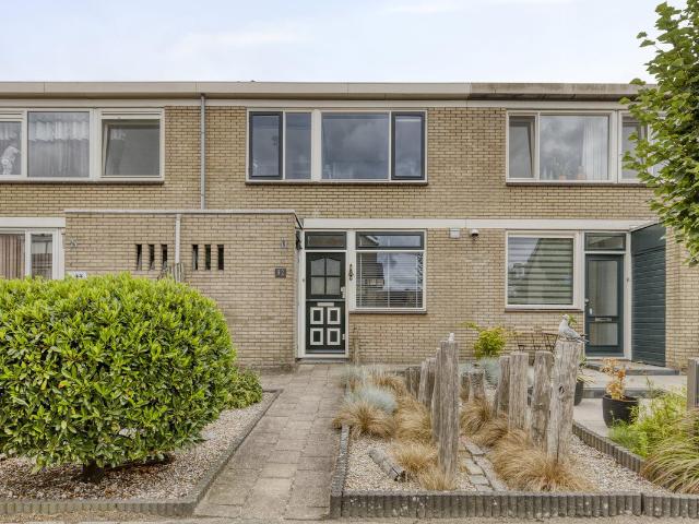 Woning te koop: Brandgansstraat 42 3291VA Strijen Vastgoed Nederland