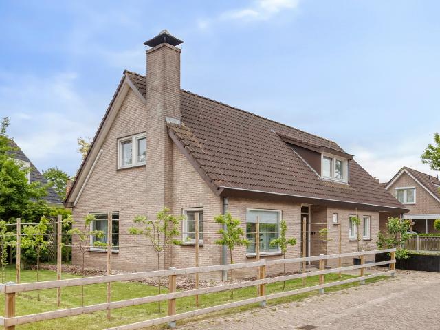 Woning te koop: Burg. Hendrik Wolferthof 35 4542HA Hoek Vastgoed Nederland