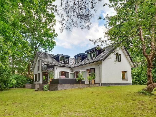 Woning te koop: Burg. Van Holthelaan 1 3707BR Zeist Vastgoed Nederland