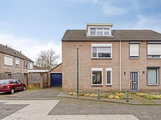 Woning te koop: De Leeuwebek 18 6021LM Budel Vastgoed Nederland