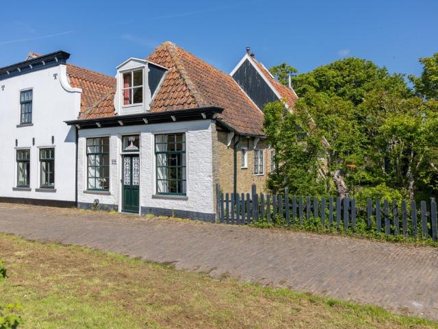 Woning te koop: De Ruyterstraat 106 1 AN Oudeschild Vastgoed Nederland