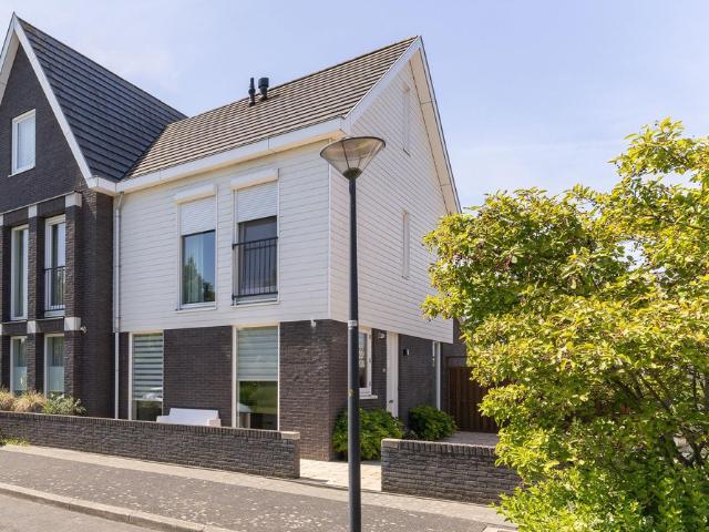 Woning te koop: Dijkgraaf 54 1689WG Zwaag Vastgoed Nederland