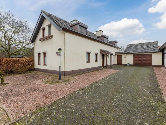 Woning te koop: Dorpstraat 92 6102TX Echt Vastgoed Nederland