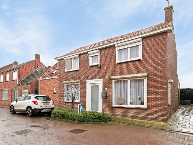 Woning te koop: Frederik Hendrikstraat 11 4586AA Lamswaarde Vastgoed Nederland