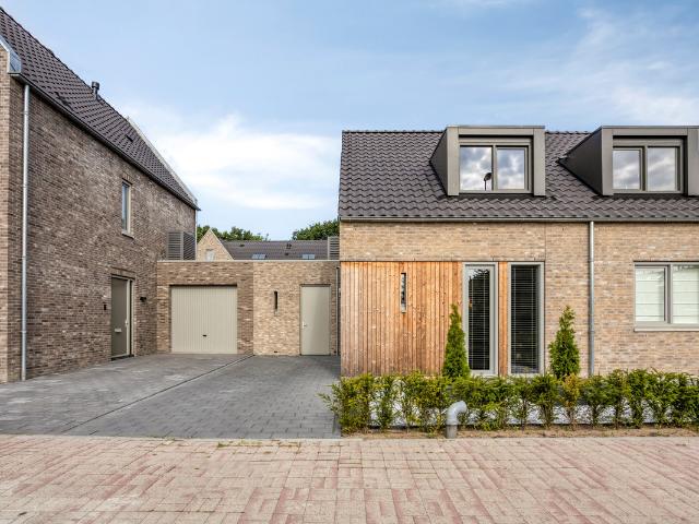 Woning te koop: Houtwal 5 4741GX Hoeven Vastgoed Nederland