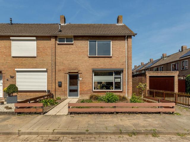 Woning te koop: Jan van Glymesstraat 35 4793CG Fijnaart Vastgoed Nederland