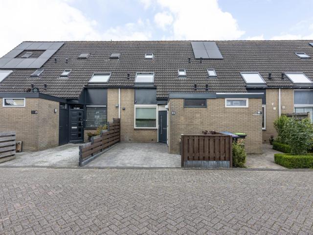 Woning te koop: Jachtbuitkreek 11 3206GD Spijkenisse Vastgoed Nederland