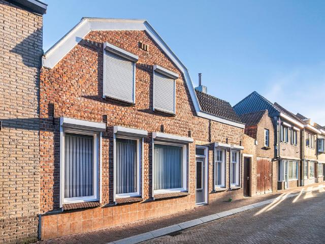 Woning te koop: Kleine Bagijnestraat 10 4561CP Hulst Vastgoed Nederland