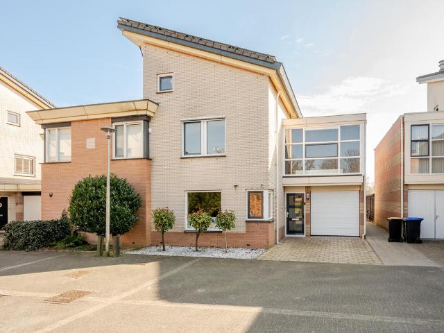 Woning te koop: Kleine Beer 27 3893DG Zeewolde Vastgoed Nederland