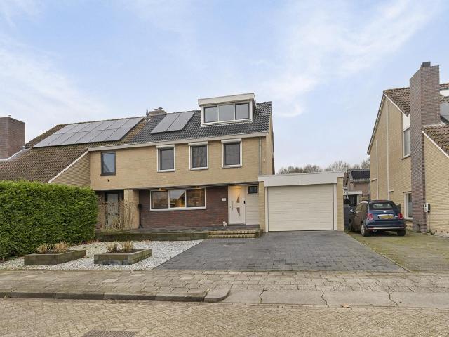 Woning te koop: Menno van Coehoornstraat 6 4797BL Willemstad Vastgoed Nederland
