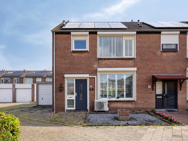 Woning te koop: P C Hooftstraat 18 4561NB Hulst Vastgoed Nederland