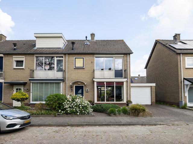 Woning te koop: Plantsoen 112 4 AX Prinsenbeek Vastgoed Nederland