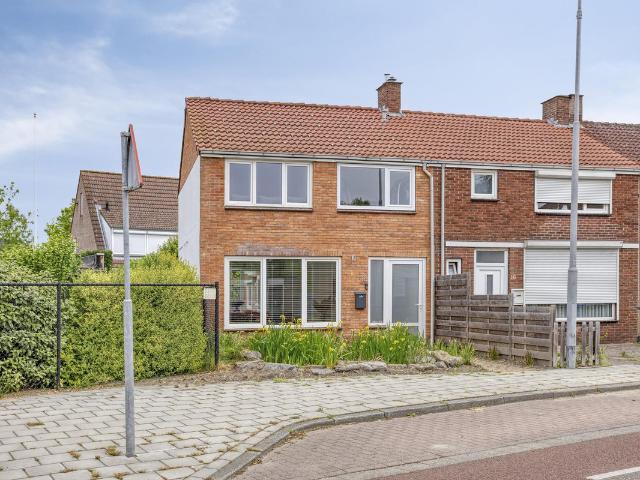 Woning te koop: Singelweg 18 4571KD Axel Vastgoed Nederland