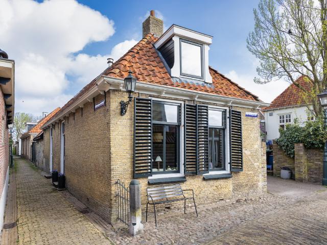 Woning te koop: Slotmakerssteeg 147 8 XJ Sloten Vastgoed Nederland
