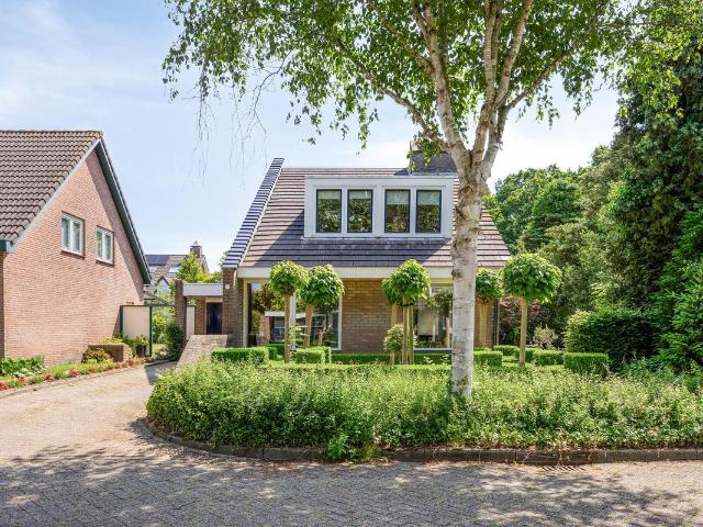 Woning te koop: Smaragddijk 2 4706MA Roosendaal Vastgoed Nederland