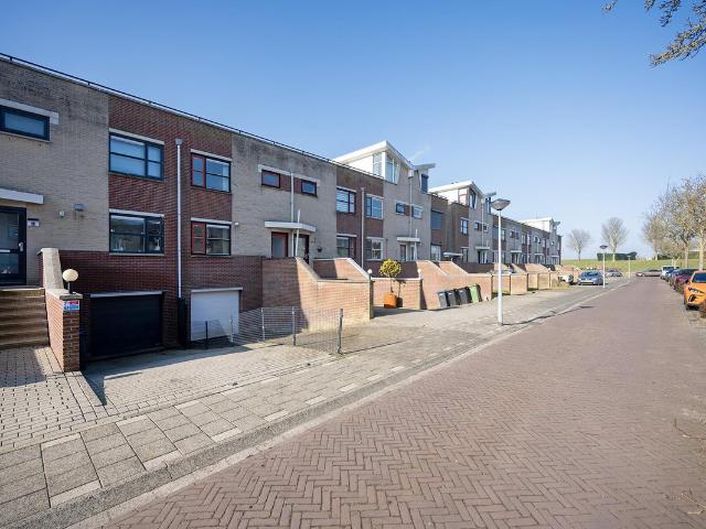 Woning te koop: Spakenburglaan 24 8244DX Lelystad Vastgoed Nederland